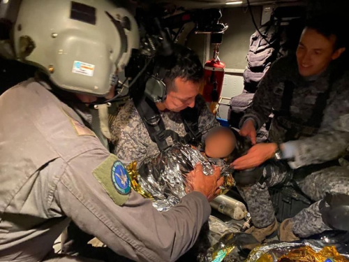 Exitosa maniobra helicoportada para extraer a los menores de la selva