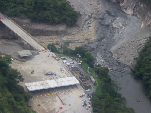 Monitoreo a zona de la avalancha en Quetame es realizado por aeronaves de la Fuerza Aérea 