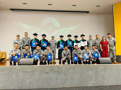Durante su servicio Militar, soldados culminan el bachillerato en el centro del país