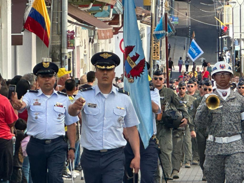 Fuerza Aeroespacial Colombiana presente en la conmemoración de la Fiesta Patria en Medellín y municipios del oriente antioqueño 