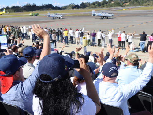 Escuadrilla Tucano emocionó a los asistentes a la F-Air Colombia 2023