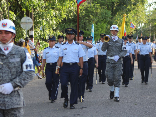 Dos municipios del Magdalena Centro engalanaron sus calles con desfile militar este 20 de julio