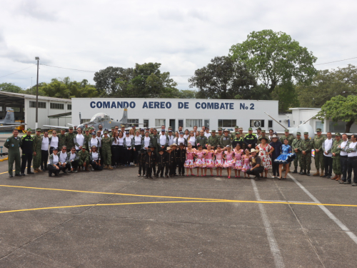 Integrantes del CAEM Y CIDENAL conocen las capacidades distintivas del CACOM 2