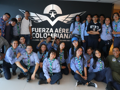 Niños y jóvenes Scouts de Bogotá fueron los protagonistas de un día en la Fuerza Aeroespacial Colombiana