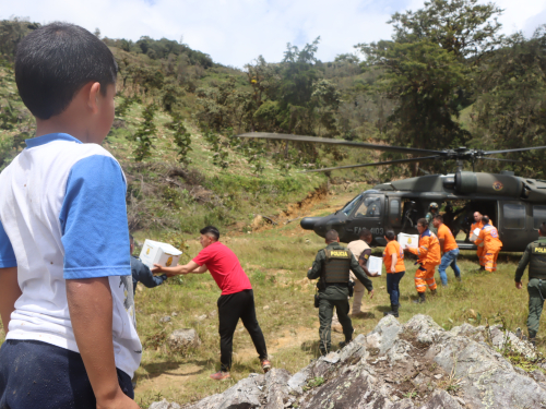 Fuerza Aeroespacial Colombiana continúa apoyando a la comunidad de El Calvario