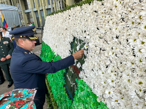 Con majestuoso acto militar, Fuerza Pública conmemora los 210 años de independencia de Antioquia