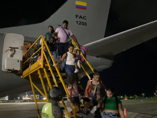 Deportistas regresan a San Andrés con el apoyo de su Fuerza Aeroespacial Colombiana