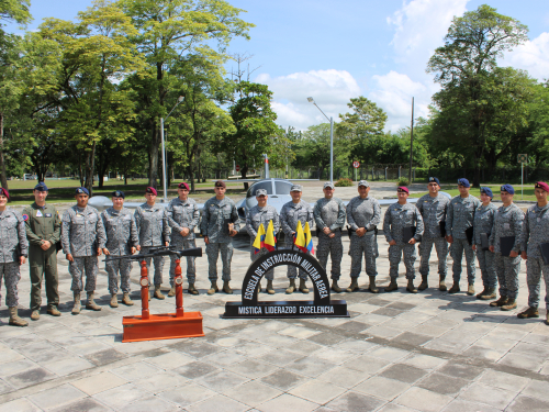 Militares entrenan con compromiso para mantener capacidades de su Fuerza Aeroespacial
