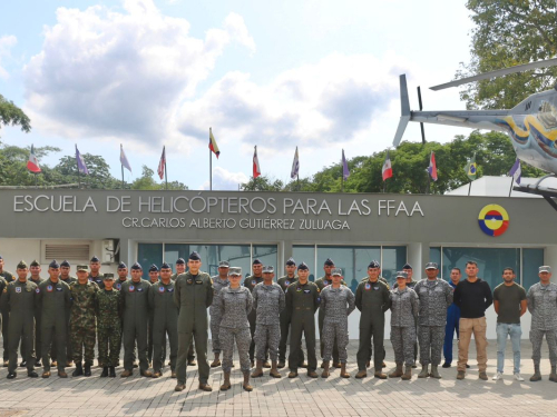 Alumnos del curso de Seguridad Operacional, visitaron el Laboratorio de Investigación de Accidentes en Melgar, Tolima