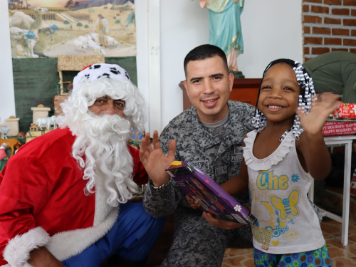 Cerriteños recibieron la magia de la Navidad junto a su Fuerza Aereoespacial Colombiana