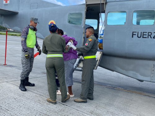 En avión ambulancia, mujer residente de Providencia fue trasladada a San Andrés