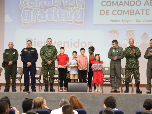 El Correo de la Gratitud llegó al Centro del país para alegrar a las Fuerzas Militares y Policia Nacional