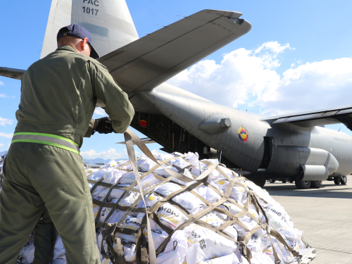 20 Toneladas de Ayuda Humanitaria son transportadas hacia el Chocó por la Fuerza Aeroespacial