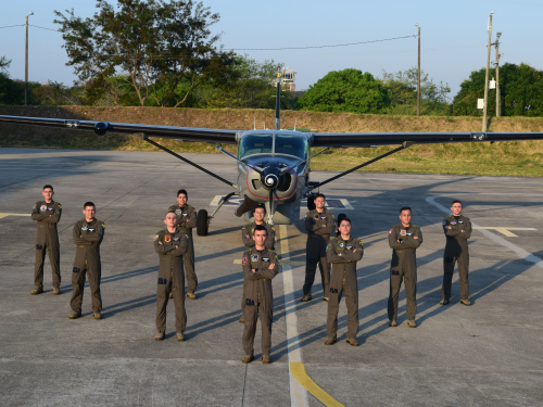 El Escuadrón de Educación Aeronáutica del Grupo Aereo del Casanare, eleva sus capacidades con riguroso entrenamiento en el C-208- Caravan