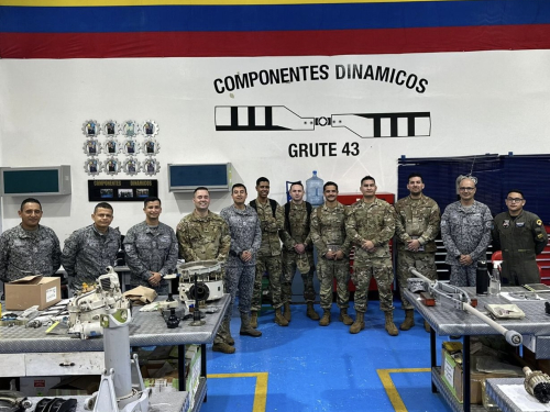 Fortalecimiento de la formación, sargentos de la USAF visitan su Fuerza Aeroespacial Colombiana en Melgar, Tolima