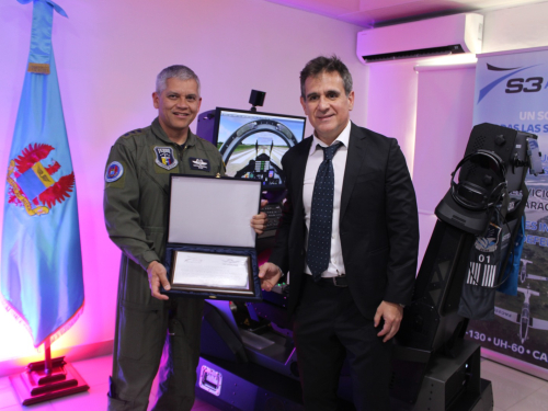 Simuladores de realidad virtual aumentada llegan para entrenar a los pilotos militares de su Fuerza Aeroespacial Colombiana