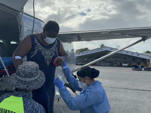Mujer con problema pulmonar fue trasladada por su Fuerza Aeroespacial en el Archipielago de San Andrés