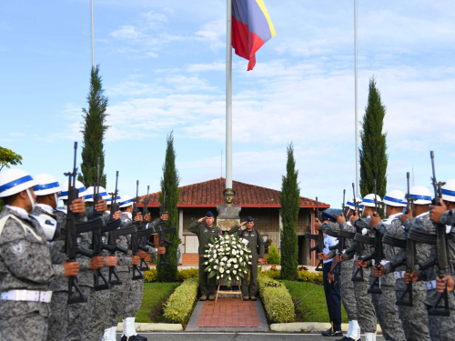 Con respeto y honor, se conmemoró el Día del Héroe de la Nación y sus Familias en Antioquia