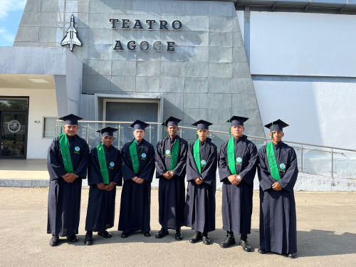 Siete jóvenes soldados culminan el bachillerato mientras prestan el servicio militar