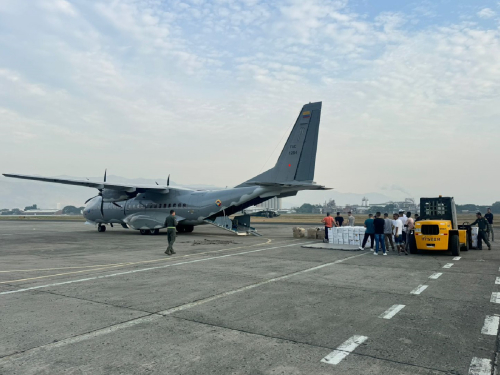 Cinco toneladas de ayudas humanitarias fueron transportadas por aire hasta Timbiquí, Cauca