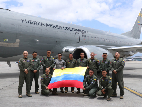 Con éxito, Fuerza Aérea Colombiana entregó equipos  de apoyo para extinción de incendios a Ecuador