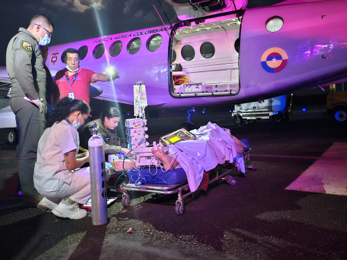 Continua la misión de evacuación aeromédica de heridos por atentado en Arauca