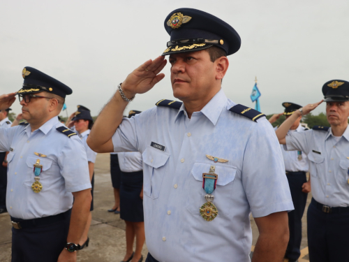 Ceremonia de ascenso de Profesionales Oficiales de Reserva en el Caribe**