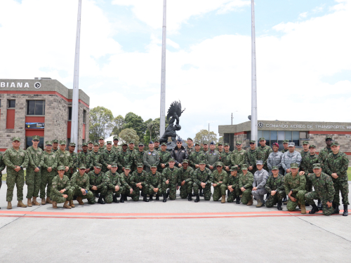 Visita Estratégica: Nuevos Asesores de Comando conocieron capacidades del Comando Aéreo de Transporte Militar