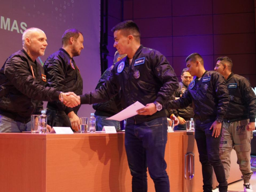 Más de 220 estudiantes universitarios de todo el país participaron del CODEFEST Ad Astra 2024