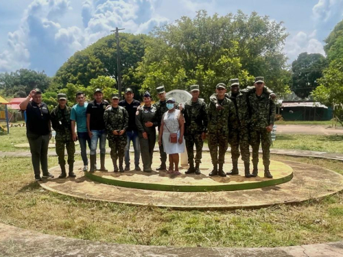 Fuerzas Militares y Vichadenses unen esfuerzos para revitalizar parque en Puerto Carreño