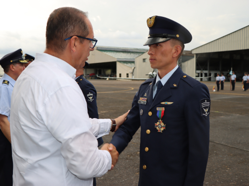 Los Llanos Orientales conmemoran el aniversario 105 de la Fuerza Aeroespacial
