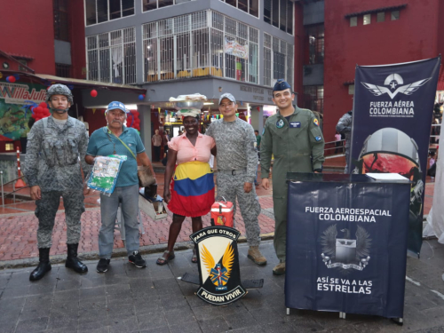 Comunidad de Villa Julia en Villavicencio recibió a su Fuerza Aeroespacial