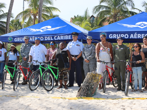 Niños en San Andrés fueron beneficiados con bicicletas 