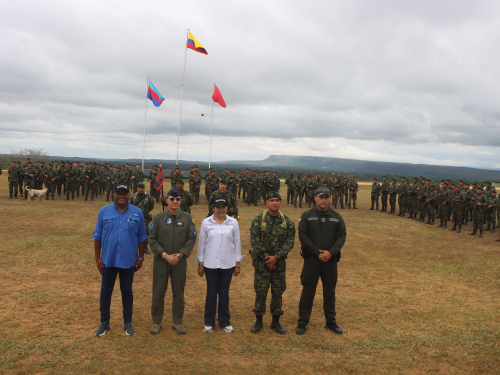 La Macarena recibió mensaje de navidad con su Fuerza Aeroespacial