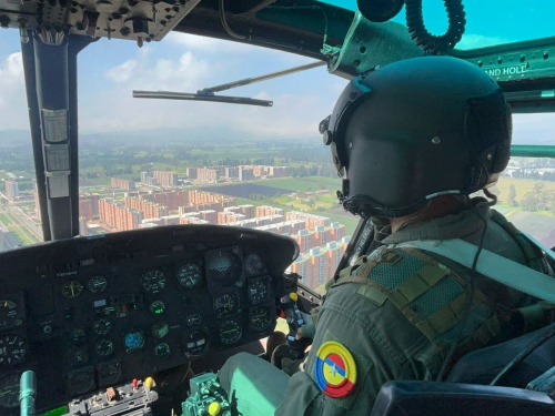 En estas fiestas su Fuerza Aeroespacial custodia la seguridad de los colombianos