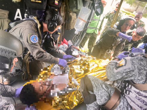 Fuerza Aeroespacial evacúa a Soldados Heridos por mina antipersonal en Antioquia