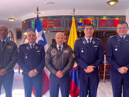 Intercambio de experiencias con la Fuerza Aérea de Chile
