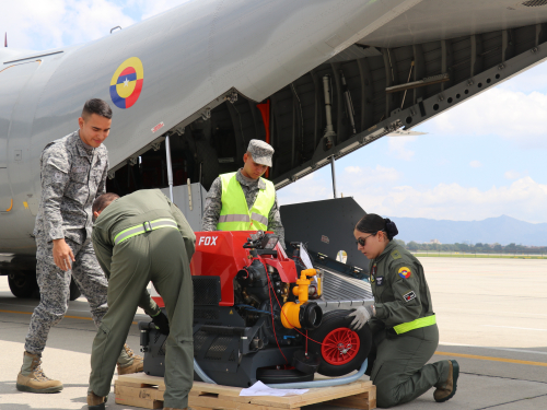 CATAM transporta equipos para enfrentar posibles incendios en el Pacífico