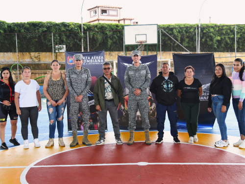 Fuerza Aeroespacial mejora polideportivo a través de campaña “Adopta un Parque”