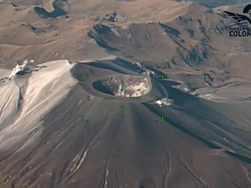Vigilancia y reconocimiento aéreo sobre los volcanes  Puracé y Curiquinga, en Cauca