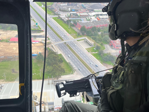 Fuerza Aeroespacial refuerza seguridad vial en Bogotá durante reyes