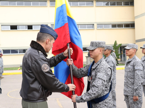 21 jóvenes culminaron la gran experiencia de prestar el Servicio Militar en CATAM