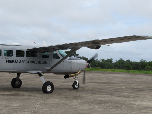 Ayudas para personas con movilidad reducida fueron transportadas a Tarapacá en aeronave C-208 Caravan