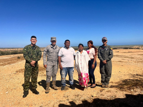 Entrega de regalos en la Guajira, fue realizada por la Fuerza Aeroespacial