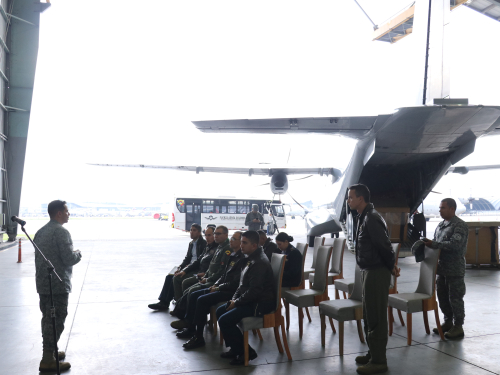 Servicio Nacional Aeronaval de Panamá conoció capacidades de la aeronave C-295 de CATAM