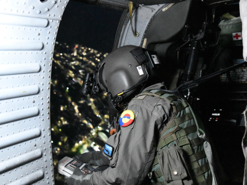 Misiones aéreas contra estructuras criminales en Medellín