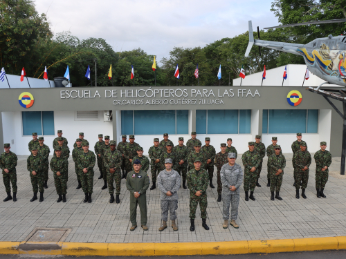 Programa de Sargentos Mayores de Alta Jerarquía incluye a suboficial brasileño en capacitación
