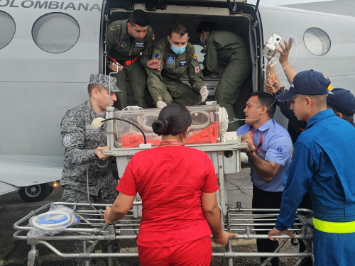 Oportuna reacción de tripulaciones médicas salva la vida de un bebé de Yopal, Casanare