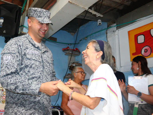 Con ayudas humanitarias fueron beneficiados adultos mayores del distrito de Agua Blanca 