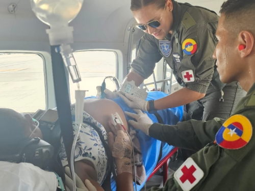 Fuerza Aeroespacial trasladó a gestante en estado crítico desde Providencia